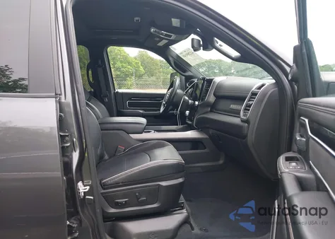 2023 Ram 2500 Laramie 4X4 6'4 Box z USA, uszkodzony, nr VIN 3C6UR5NJ7PG523857